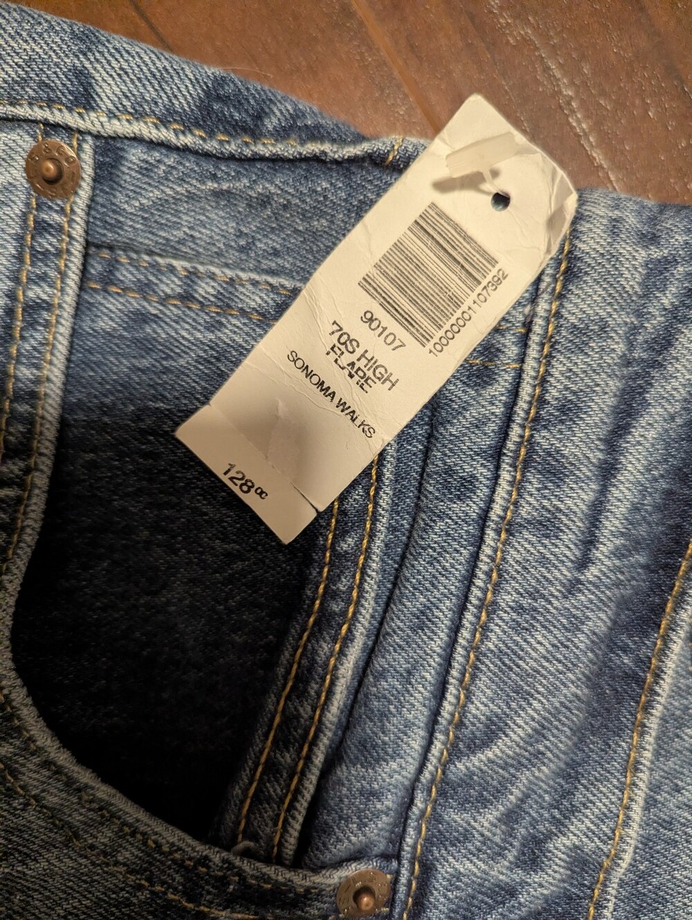 Levi's 70s High Flare Jeans - Picture 6 of 7